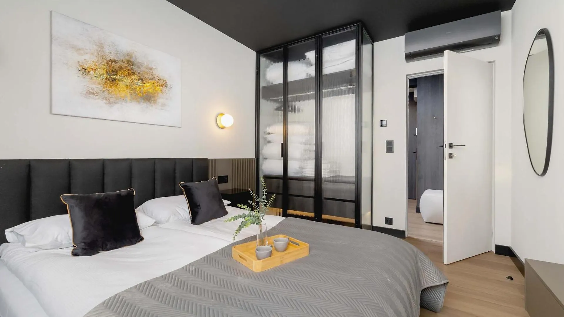 Exclusive Apartment With Parking By Renters Prestige Krakow