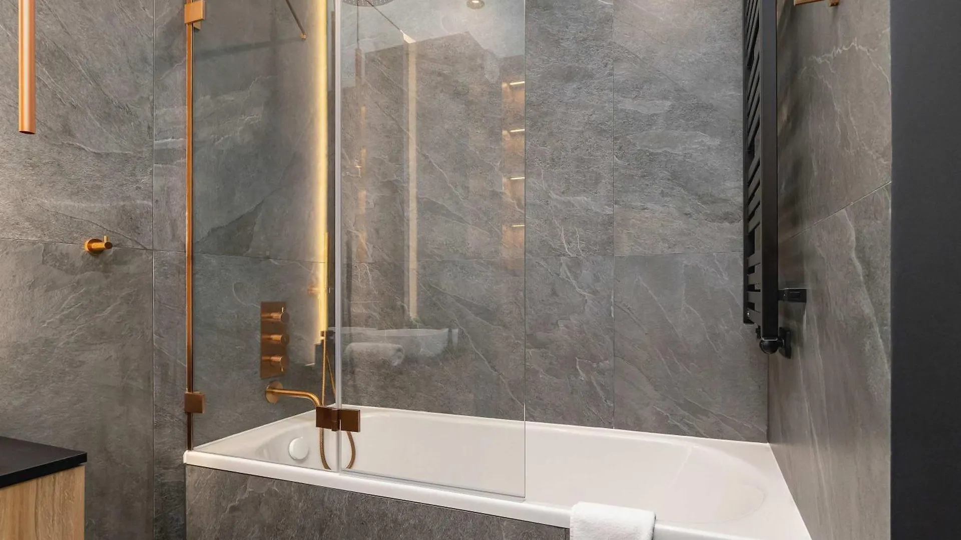Exclusive Apartment With Parking By Renters Prestige Krakow