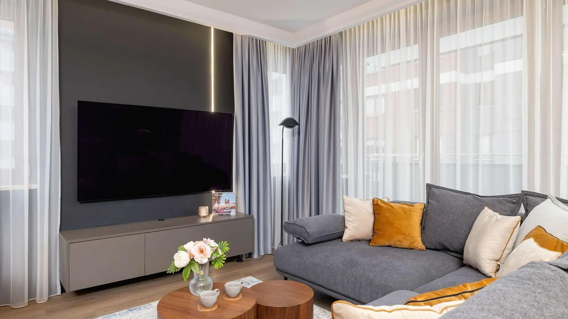 Exclusive Apartment With Parking By Renters Prestige Krakow