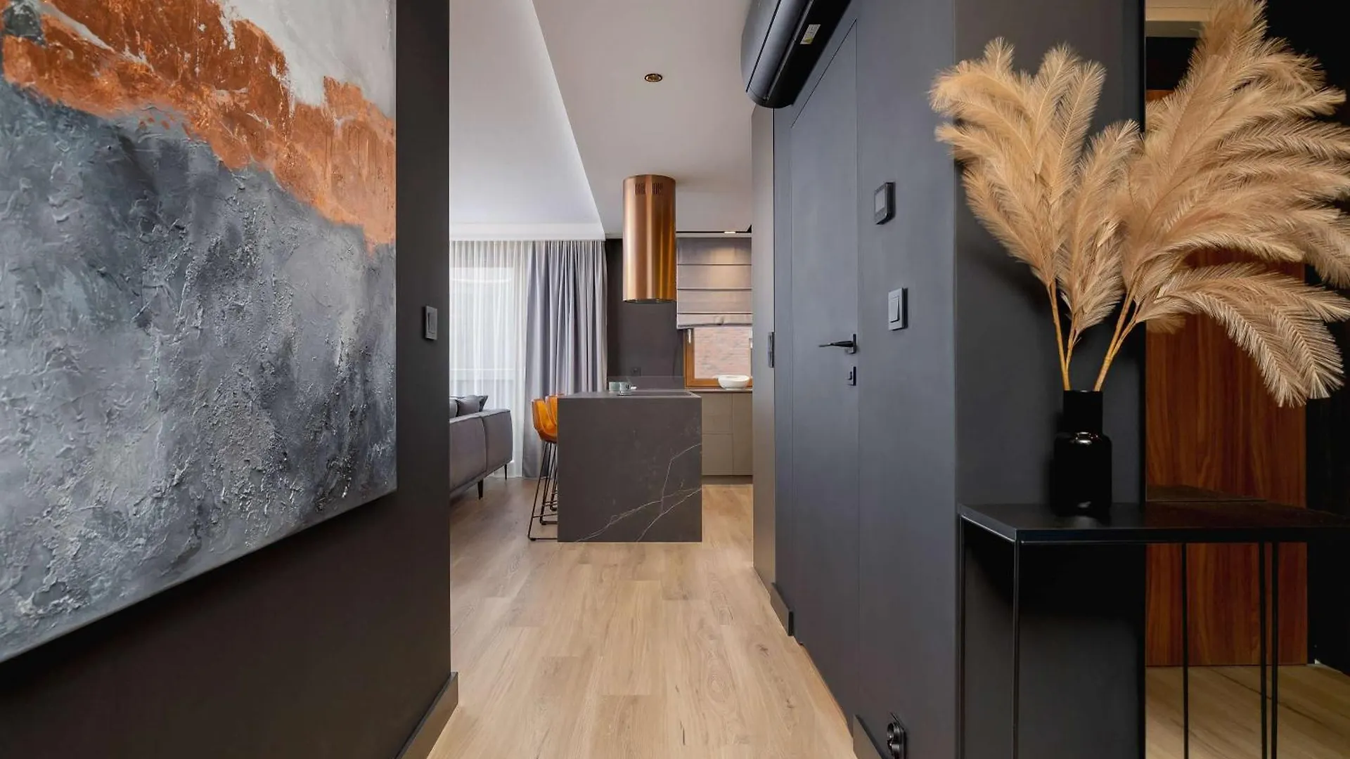 Exclusive Apartment With Parking By Renters Prestige Kraków